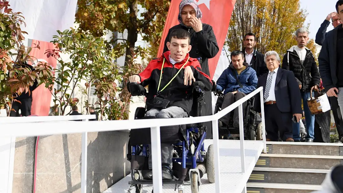 ALTIEYLÜL’DE ENGELLER BİRLİKTE AŞILIYOR