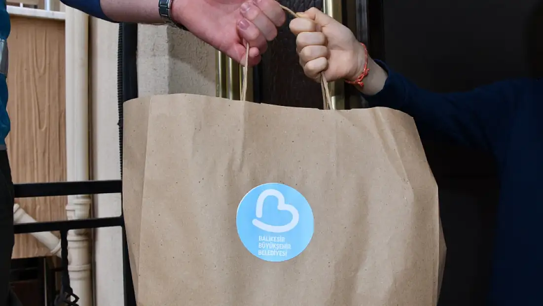 Büyükşehir’in beslenme paketi desteği aileleri de öğrencileri de sevindiriyor*