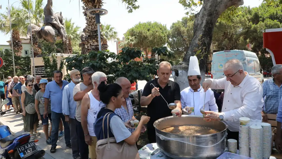 Edremit Belediyesi’nde aşure hayırları başladı