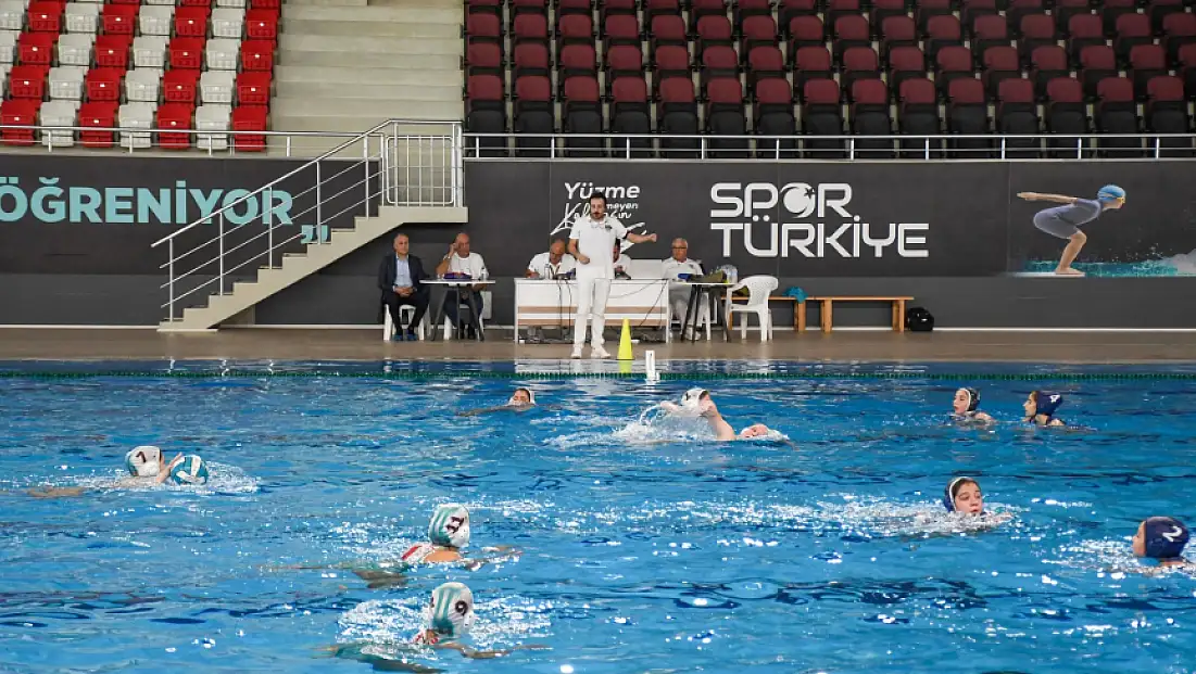 U14 ve U20 Kadınlar Türkiye Sutopu Şampiyonası Başladı