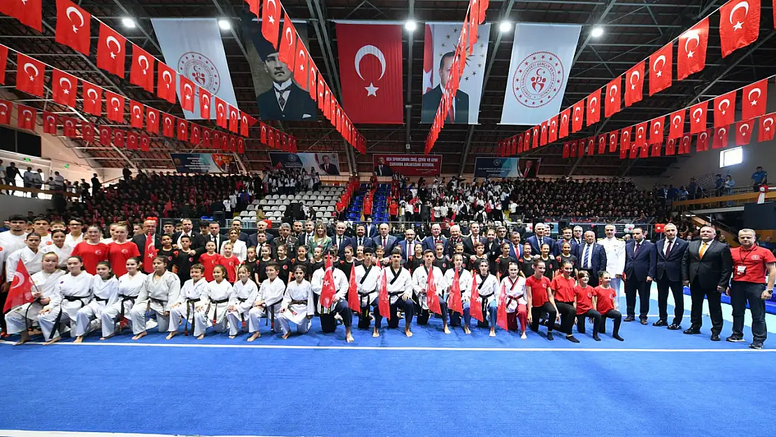 19 Mayıs Atatürk'ü Anma, Gençlik ve Spor Bayramı Coşkuyla Kutlandı
