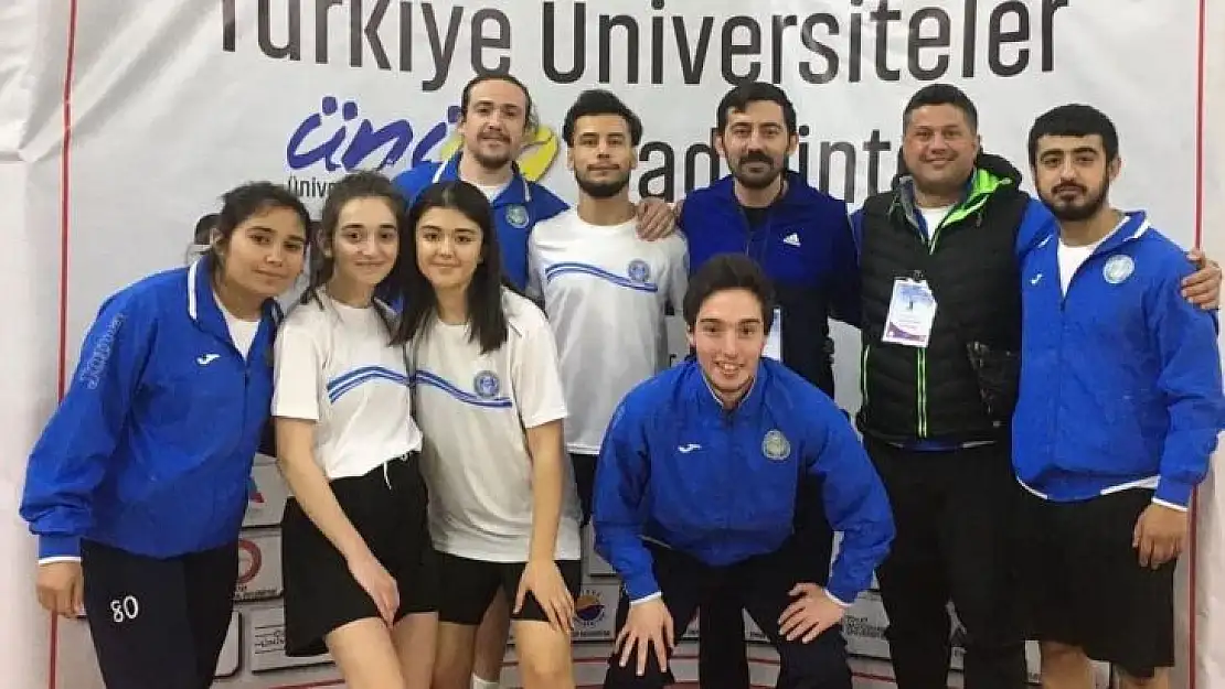 Balıkesir Üniversitesi Badminton Takımı gelecek için ümit verdi