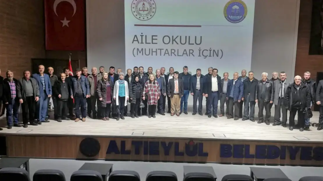 Aile Okulu Sıralarında Bu Kez Muhtarlar Var