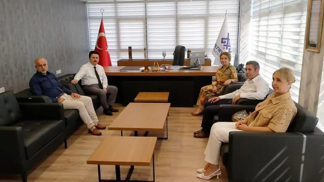 Ak Parti Balıkesir Milletvekili Mutlu Aydemir, Mezun Olduğu Balıkesir Lisesi'ni Ziyaret Etti