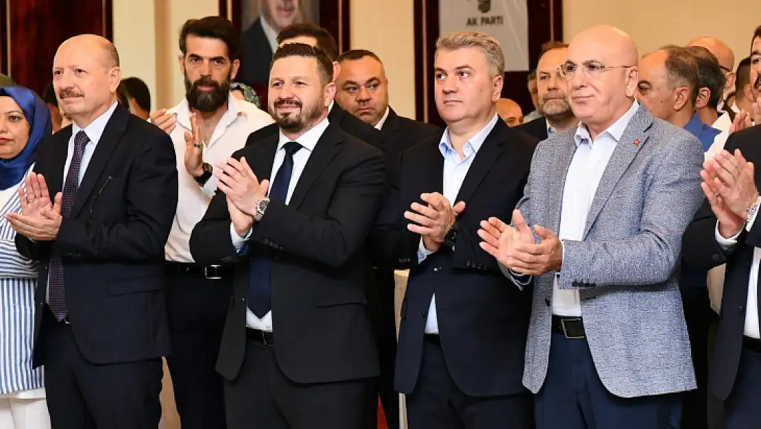 AK Parti Balıkesir, Öğretmenevi'nde bayramlaştı.  