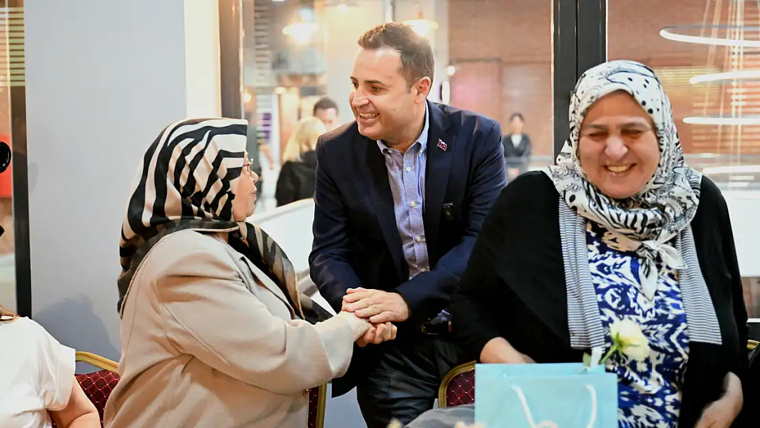 Akın, şehit annelerini yalnız bırakmadı