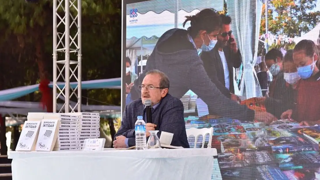 Ali Osman Sali İmza Gününde