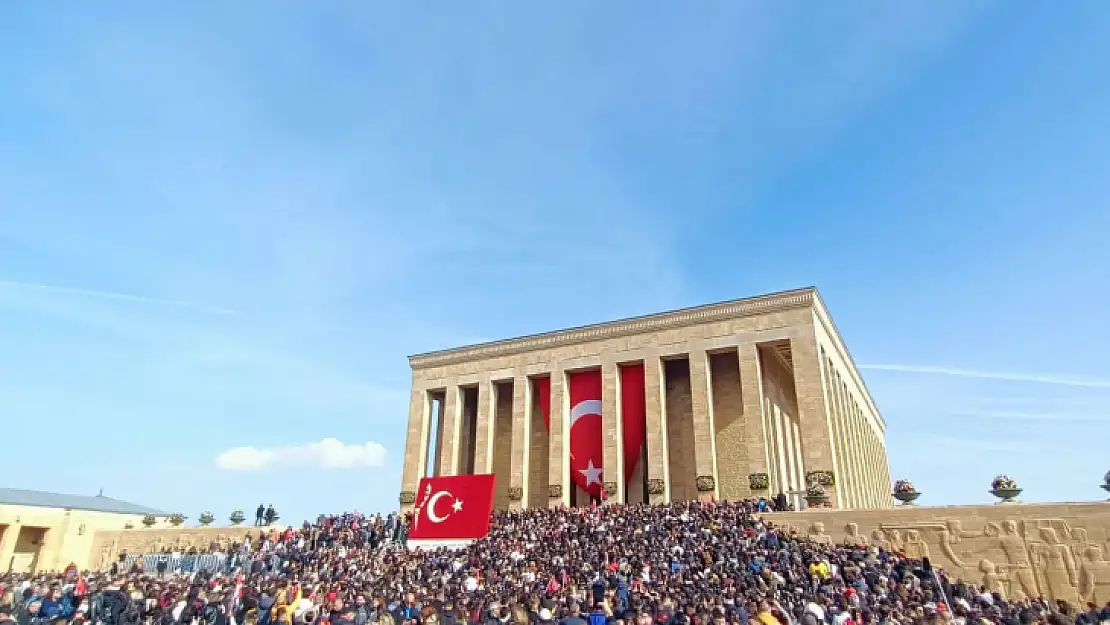 Altıeylül Belediyespor U12 Takımı, Atatürk'ün Huzuruna Çıktı!