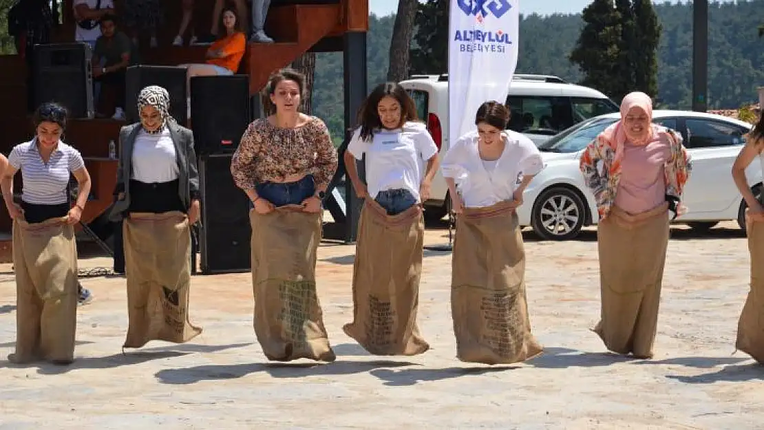 Altıeylül'de Sevgiye Engel Yok