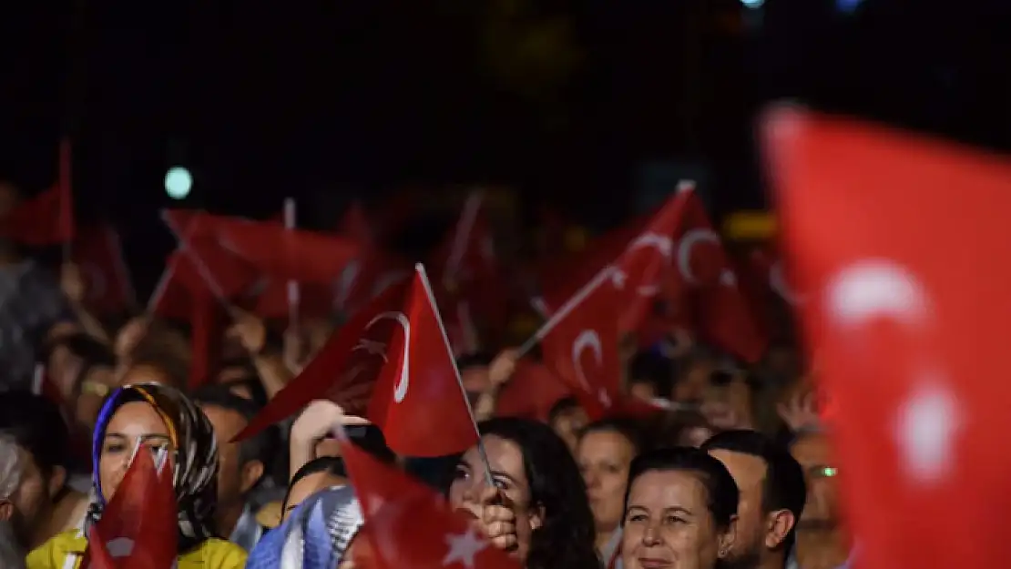 Altıeylül'de Zafer Bayramı Coşkusu