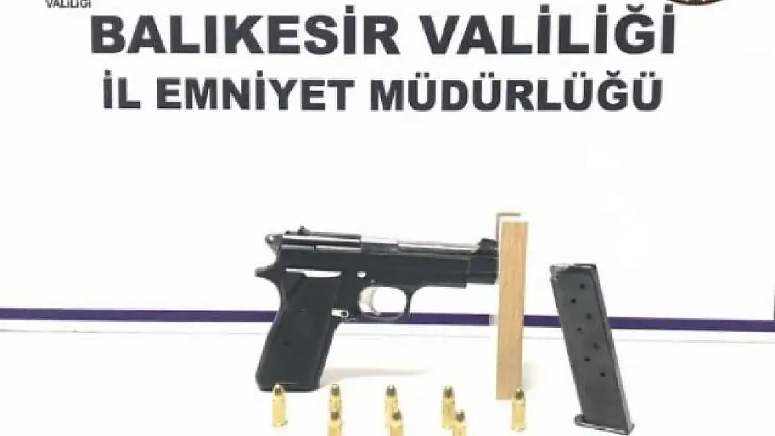Aranan 27 kişi silahlarıyla yakalandı...
