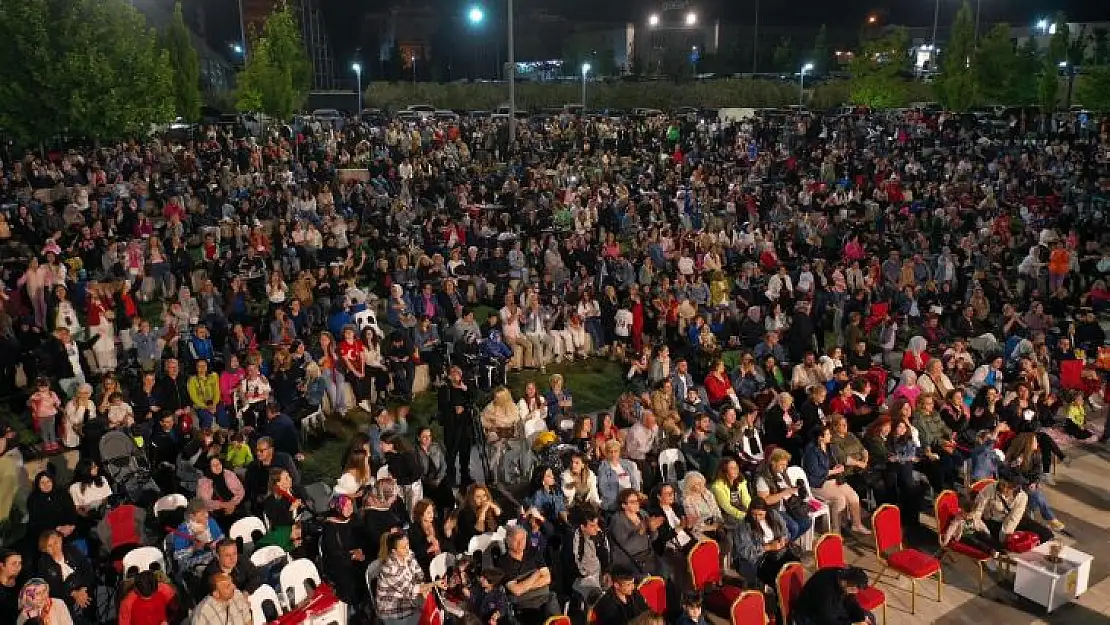 Avlu, birbirinden güzel konserlere sahne oldu