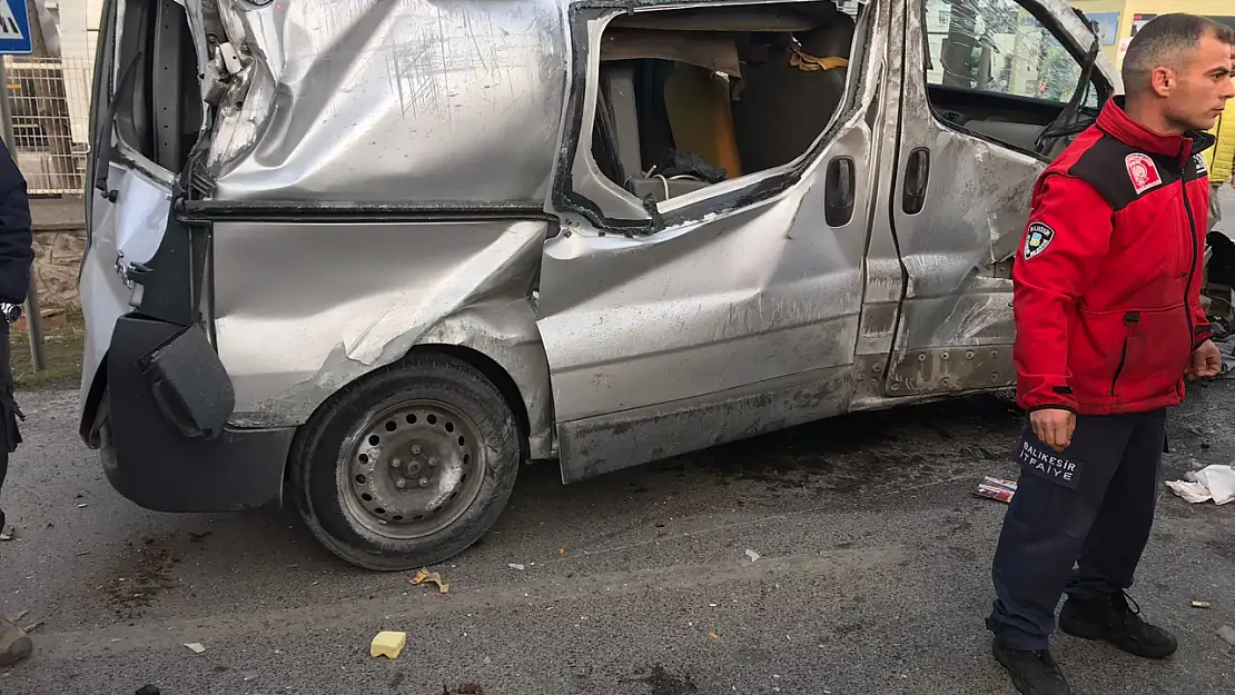 Ayvalık'ta trafik kazası1 kişi yaralı