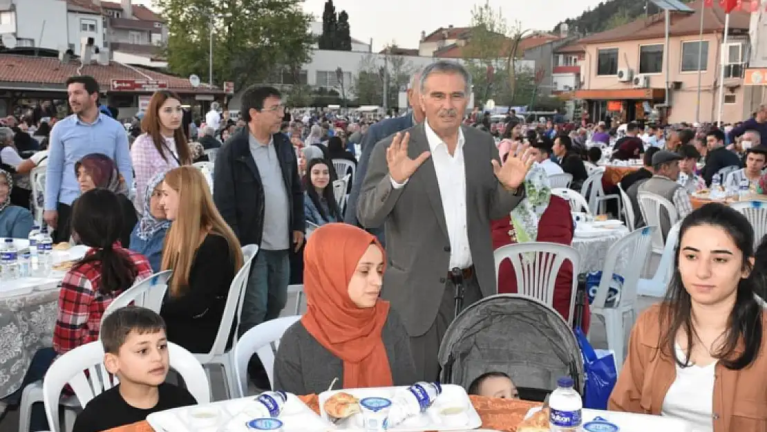 Balıkesir'in En Büyük İftar Sofrası Bigadiç'te Kuruldu