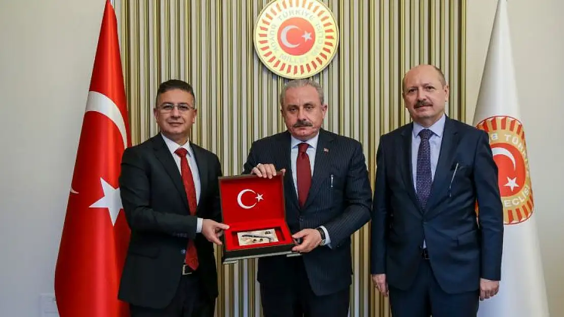 Balıkesir Milletvekili Adil Çelik ve BAÜN Rektörü Prof. Dr. İlter Kuş'tan, TBMM Başkanı Prof. Dr. Mustafa Şentop'a Teşekkür Ziyareti