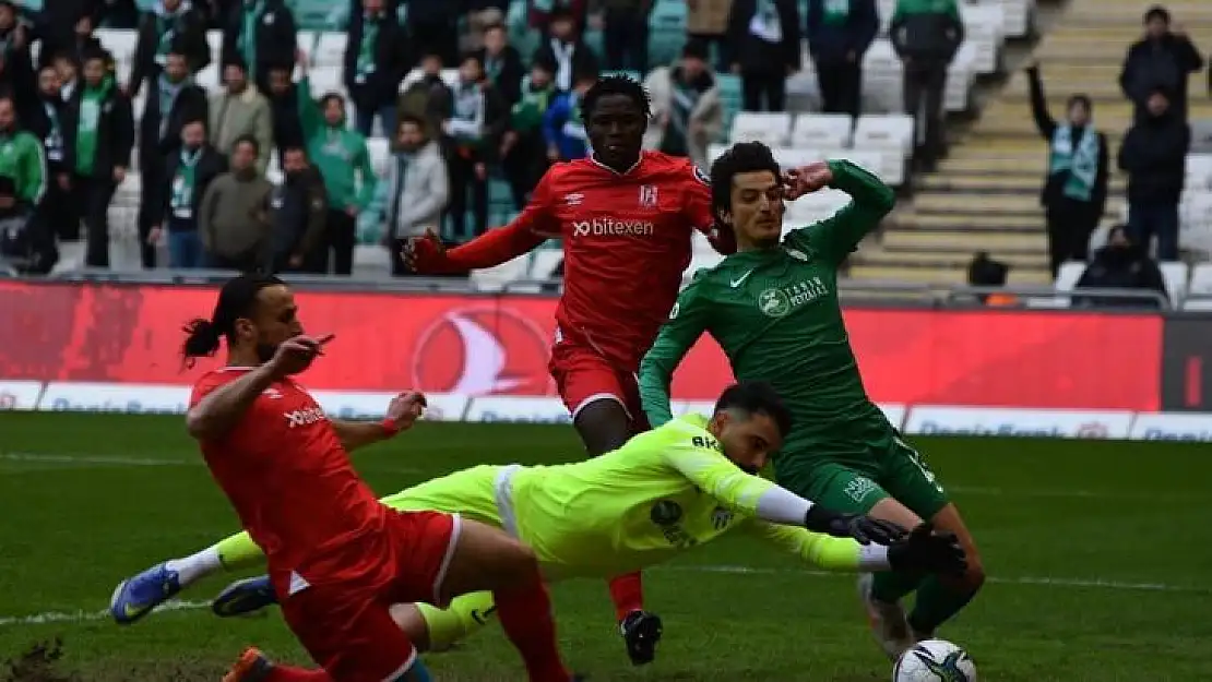 Balıkesirspor galibiyeti koruyamadı