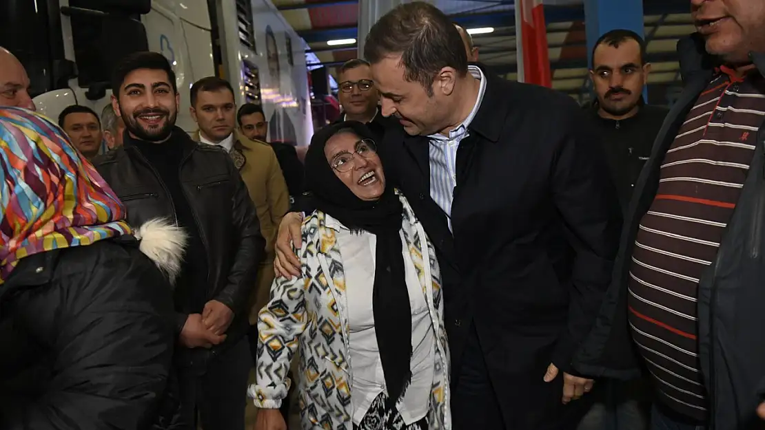 Başkan Akın'a Savaştepe'de sevgi seli