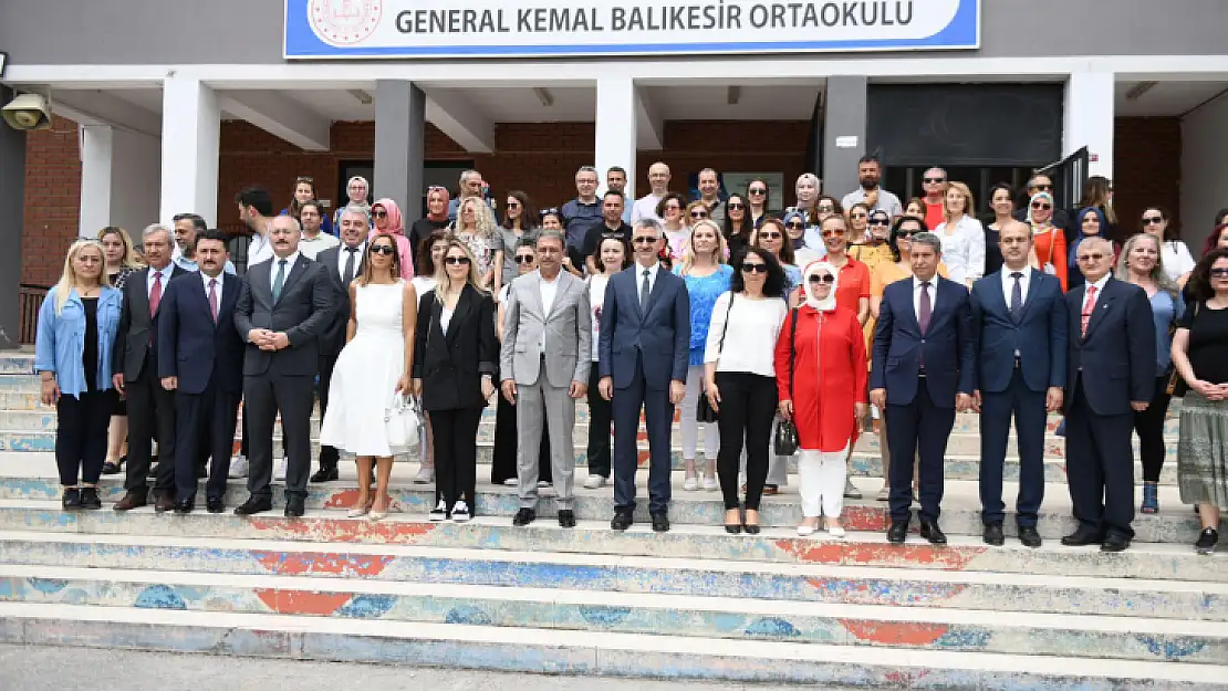 Başkan Avcı Çocukların Karne Heyecanına Ortak Oldu