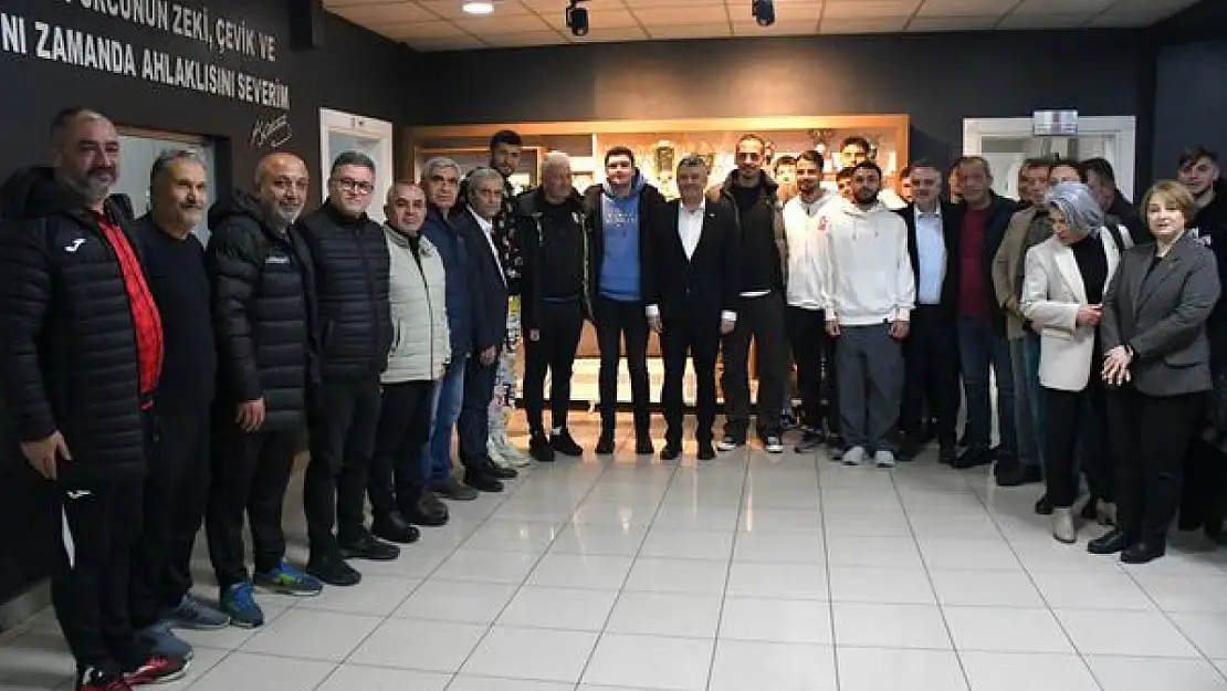 Başkan Mesut Akbıyık Balıkesirspor'u ziyaret etti.