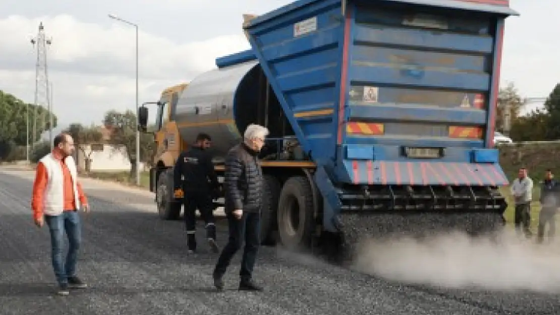 Burhaniye'de Yan Bağlantı Yolu Kullanıma Açıldı