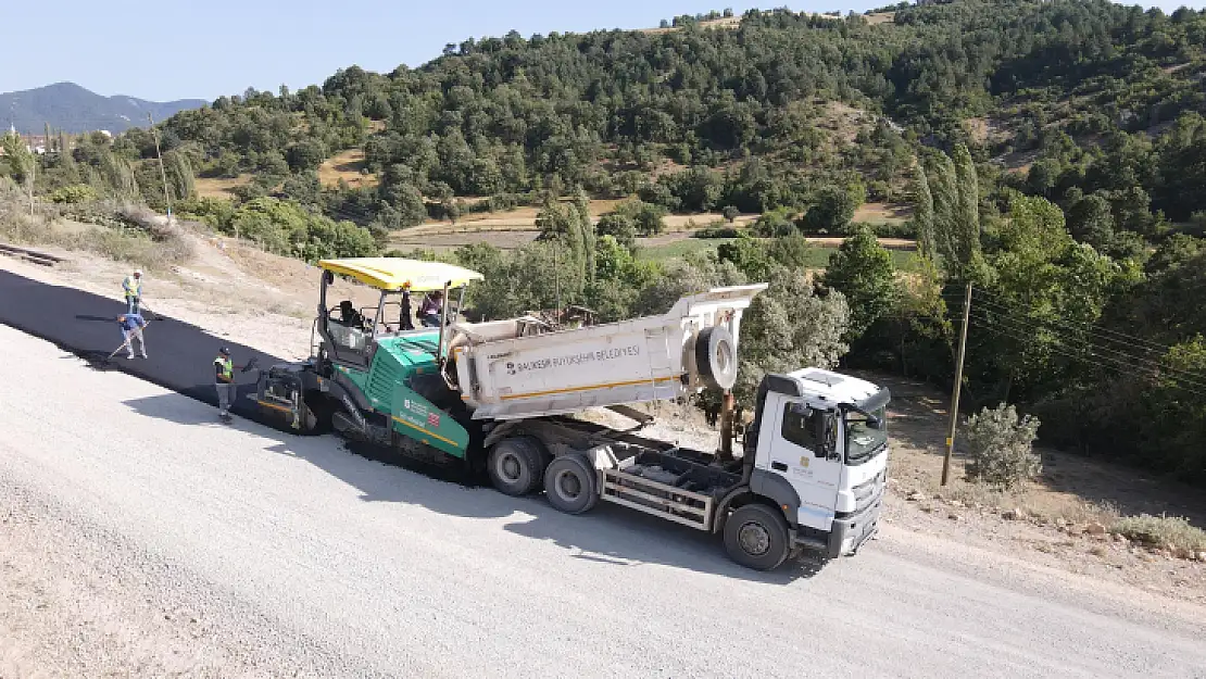 Büyükşehir'den Sındırgı'ya Jilet Gibi Asfalt