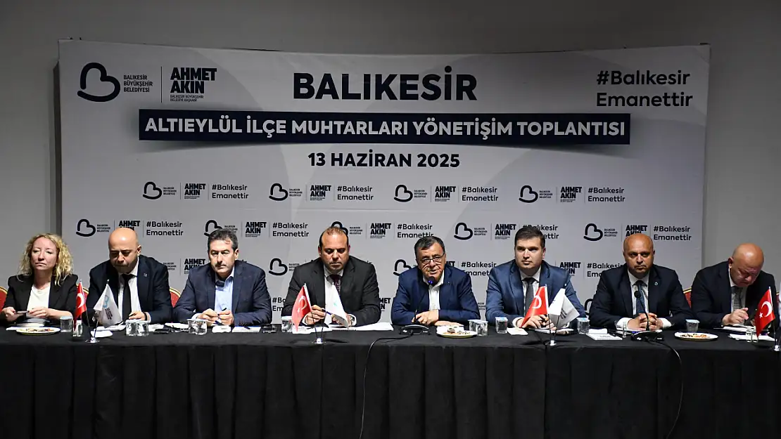 Büyükşehir'in Düzenlediği Toplantı Muhtarları Bir Araya Getirdi