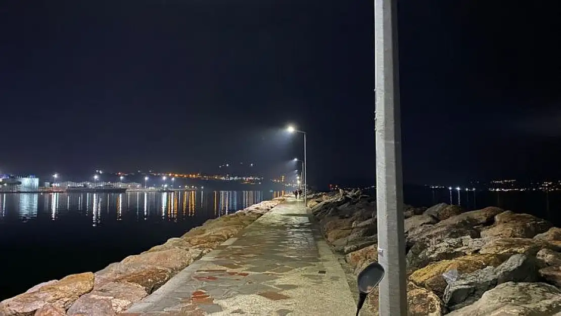 Büyükşehir, Mendirek'i Aydınlığa Kavuşturdu