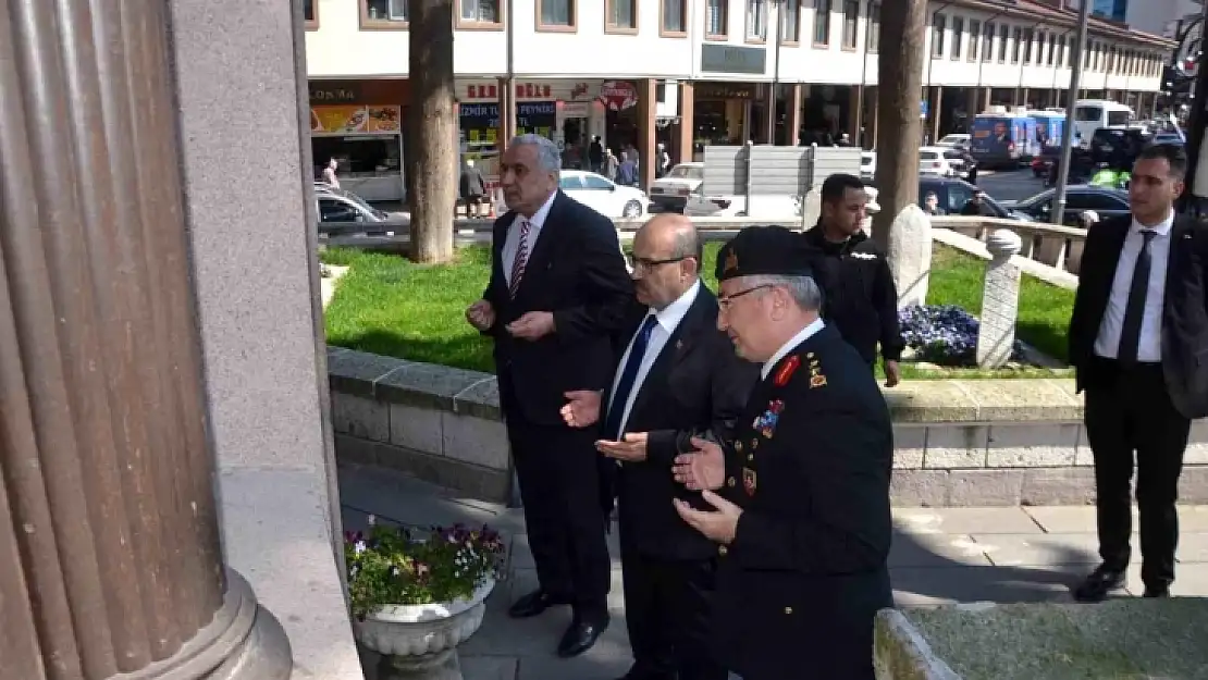 Çanakkale Şehidi Yüzbaşı Necati Bey, Kabri Başında Anıldı