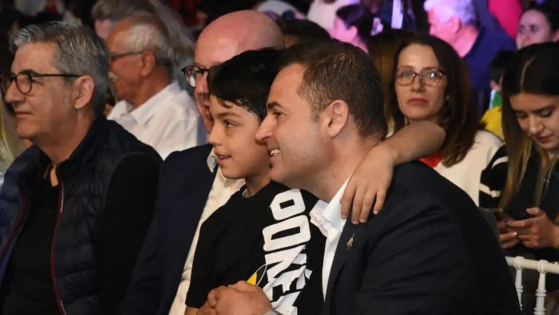 Çocuklar, 23 Nisan kutlamalarında doyasıya eğlendi
