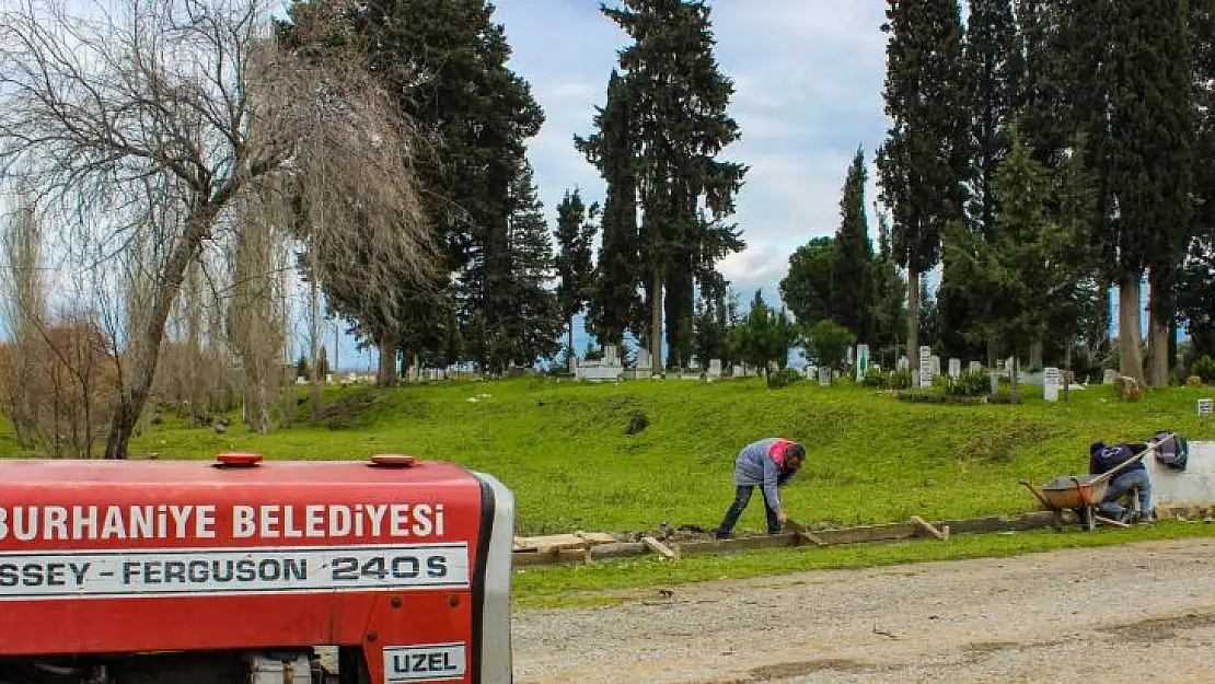 Çoruk Mezarlığı'nın Yıkılan Duvarı Onarıldı
