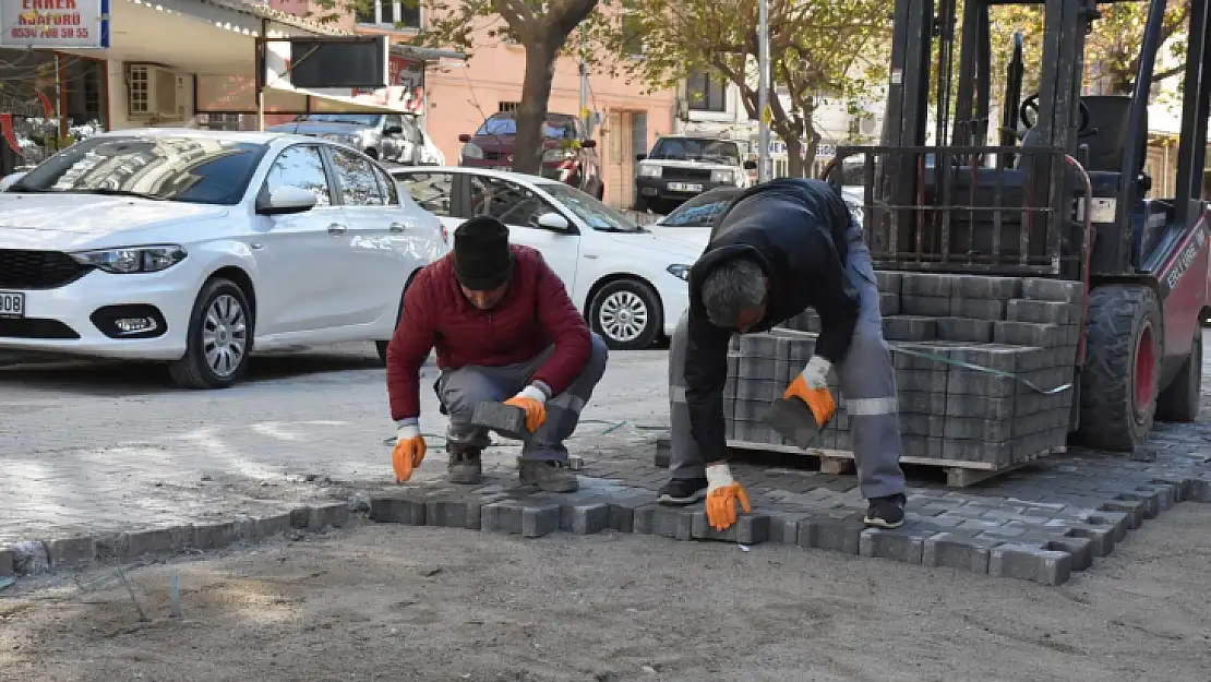 Edremit'te Doğalgazdan Bozulan Yollar Tamir Ediliyor