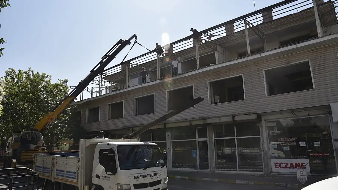 Dursunbey'de 70 Yıllık Emektar   Belediye Hizmet Binası Yıkılıyor