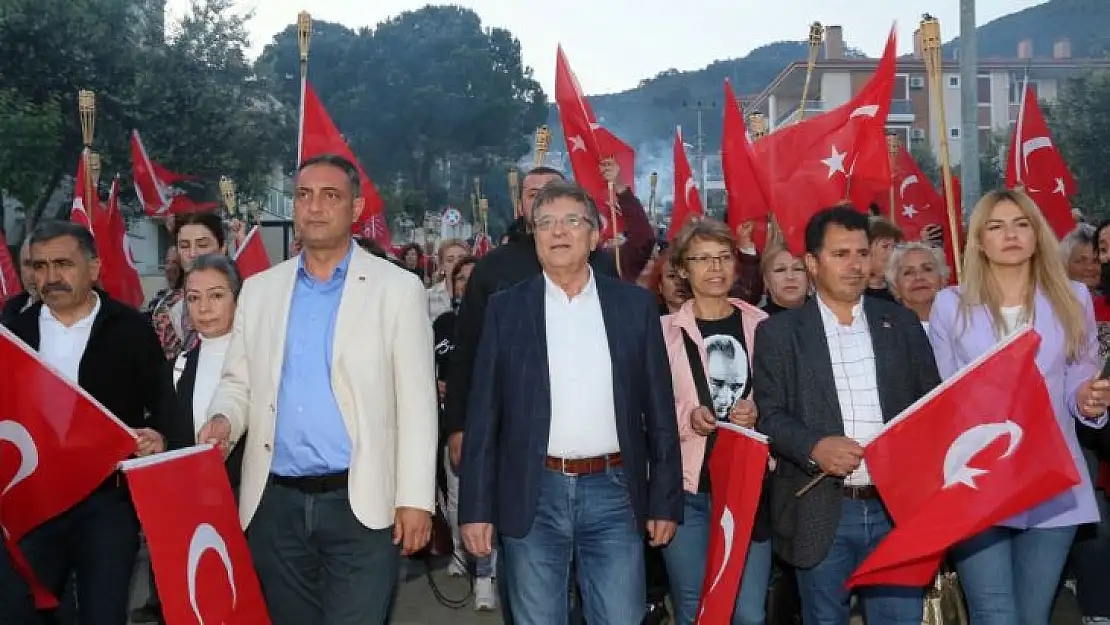 Edremit Belediye Başkanı Arslan, 19 Mayıs'ı Kutladı