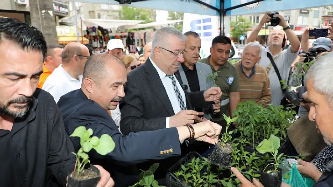 Edremit Belediyesi, Vatandaşlara Ücretsiz Fide Dağıttı