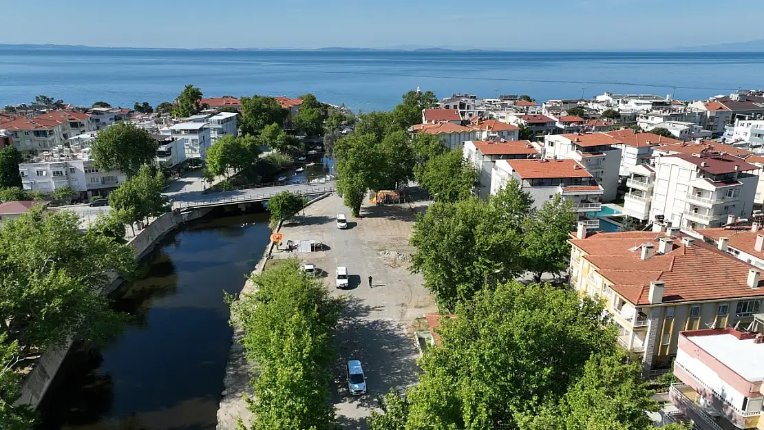 EDREMİT'TE İSKELE MAHALLESİ'NDE ÇEVRE DÜZENLEMESİ YAPILIYOR