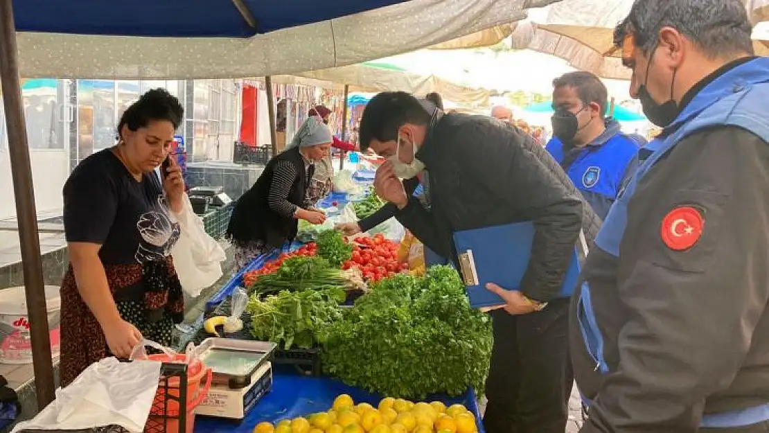 Edremit'te Pazar Yerlerine Ölçü Denetimi