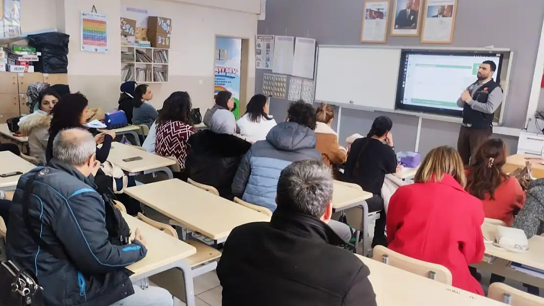 Emniyet'ten' En İyi Narkotik Polisi Anne' Etkinliği