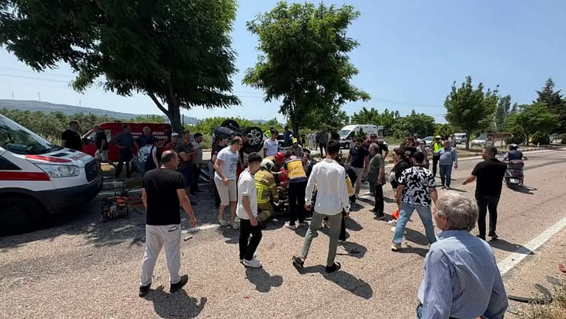Erdek'te üç aracın karıştığı zincirleme kazada 1 kişi yaralandı