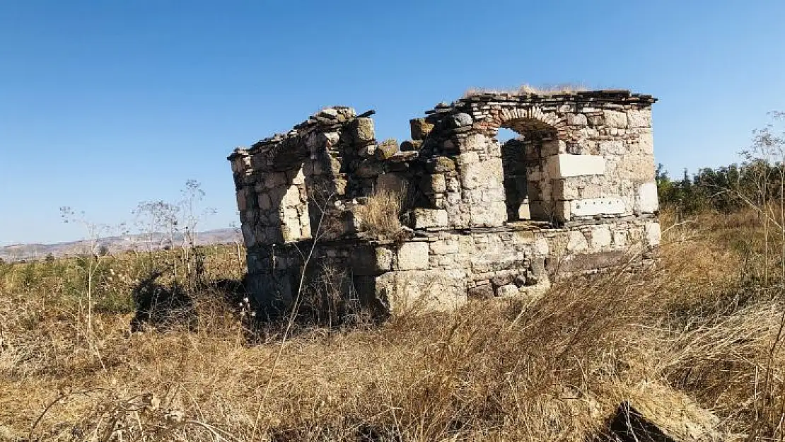 Fatma Sultan Türbesi Restore Ediliyor