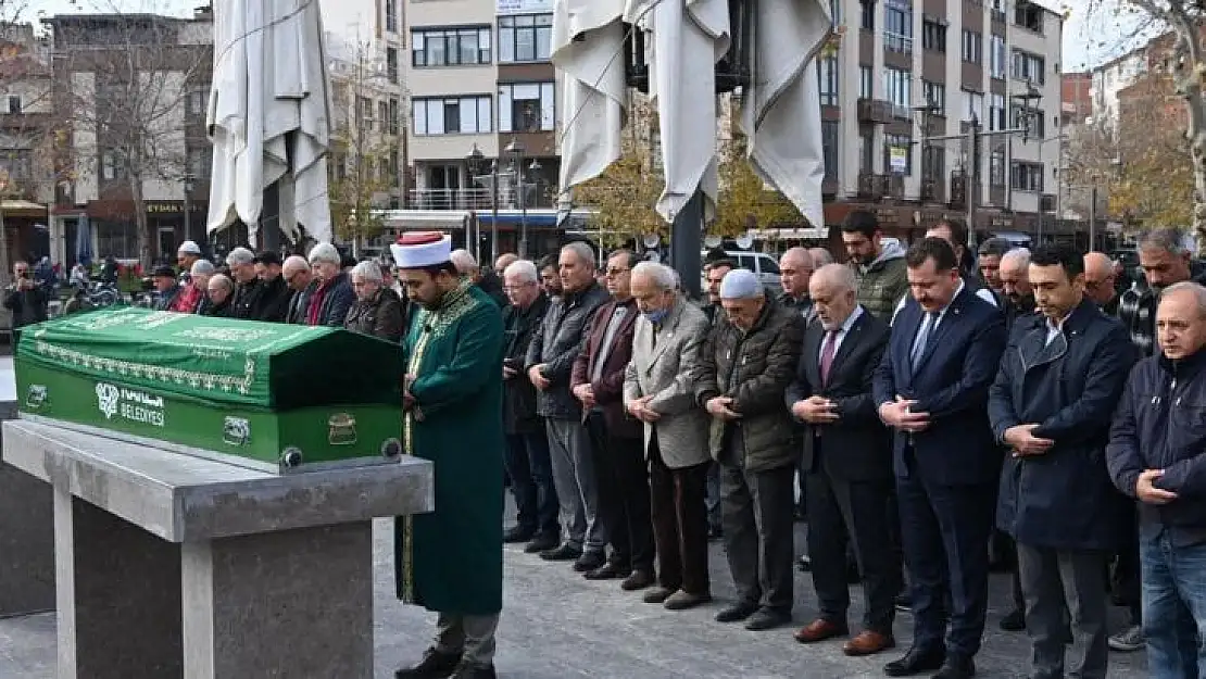 Gazeteci Olcay Özal Toprağa Verildi
