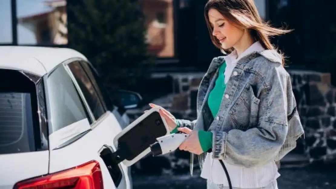 Gençlerin tercihi elektrikli ve teknolojik araçlardan yana!