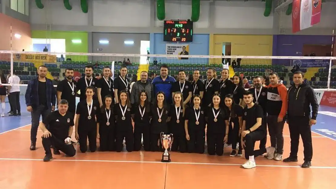 Havran Belediyesi Fatih Spor Kulübü Kadın Voleybol Takımı 1. Lige Yükseldi