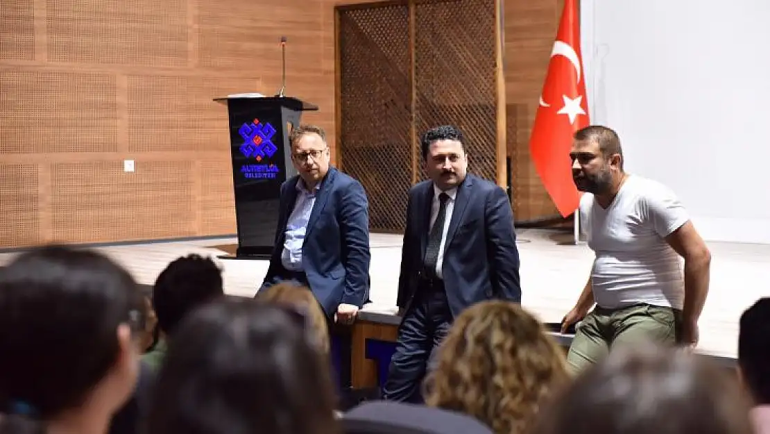  Altıeylül Kent Sahnesi İlk Mezunlarını Verdi