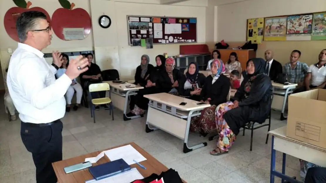 Kadın Çiftçilere Yönelik Bilgilendirme Toplantıları Devam Ediyor