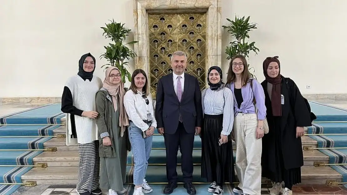 Mustafa Canbey Gençleri Ankara'da Ağırladı