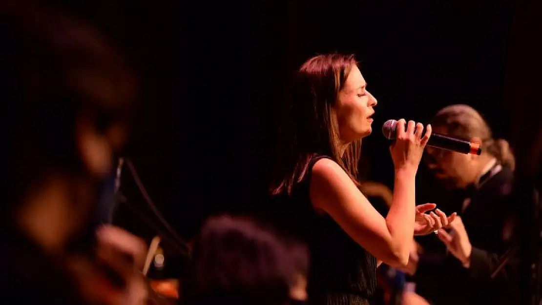 Nef Akademik Oda Orkestrası Altıeylül'e Müzik Keyfi Yaşattı