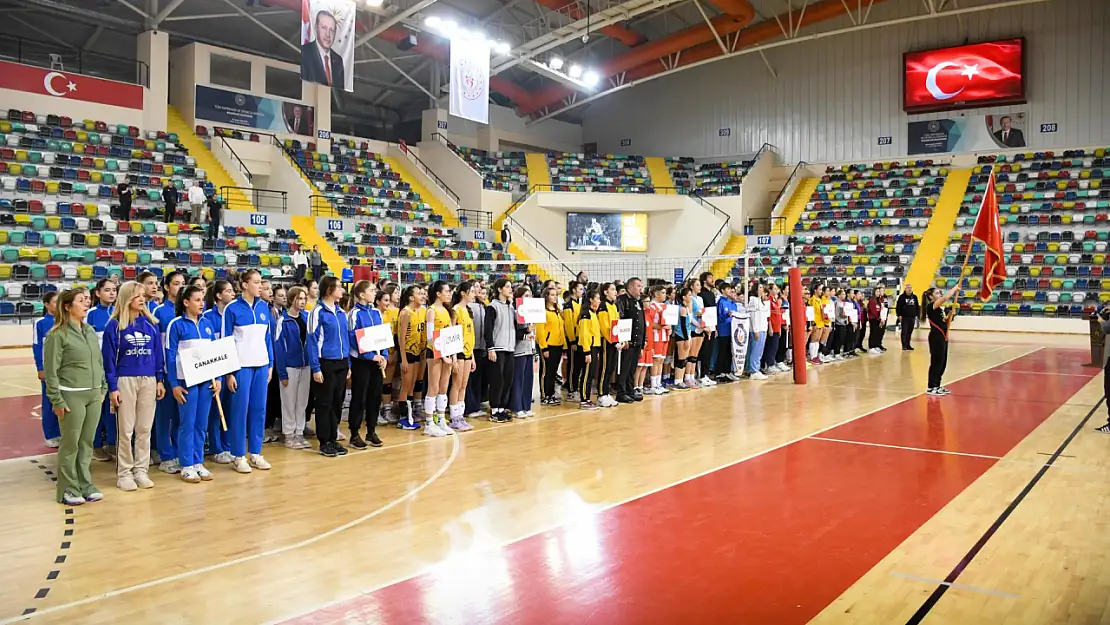 Okul Sporları Voleybol Yıldızlar Grup Müsabakaları Başladı