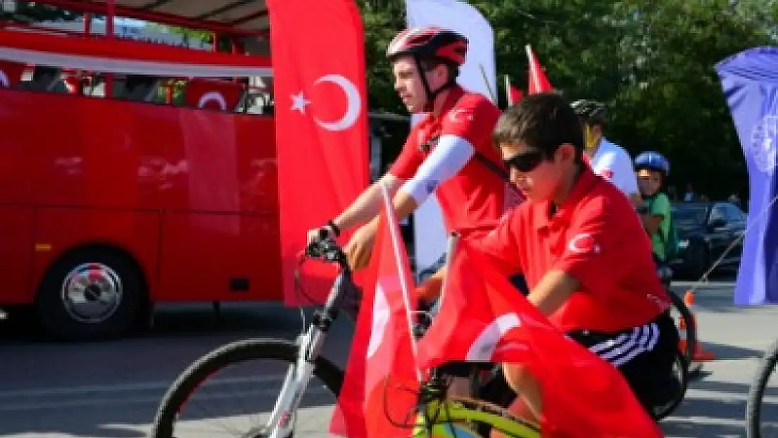 PEDALLAR CUMHURİYET İÇİN ÇEVRİLDİ.