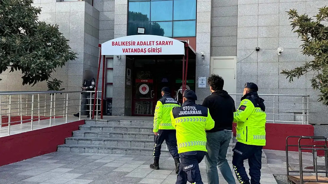 Silahlı Terör Örgütüne Üye Olmak (FETÖ/PDY) suçundan bir kişi yakalandı