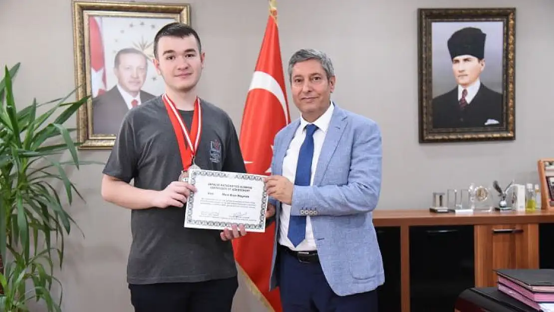 Tübitak Bilim Olimpiyatları'nda Altıeylül Fen Lisesinden Büyük Başarı